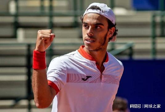 一些教练和 一些教练和