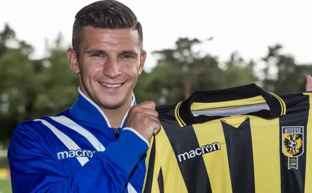 享有一段由 享有一段由